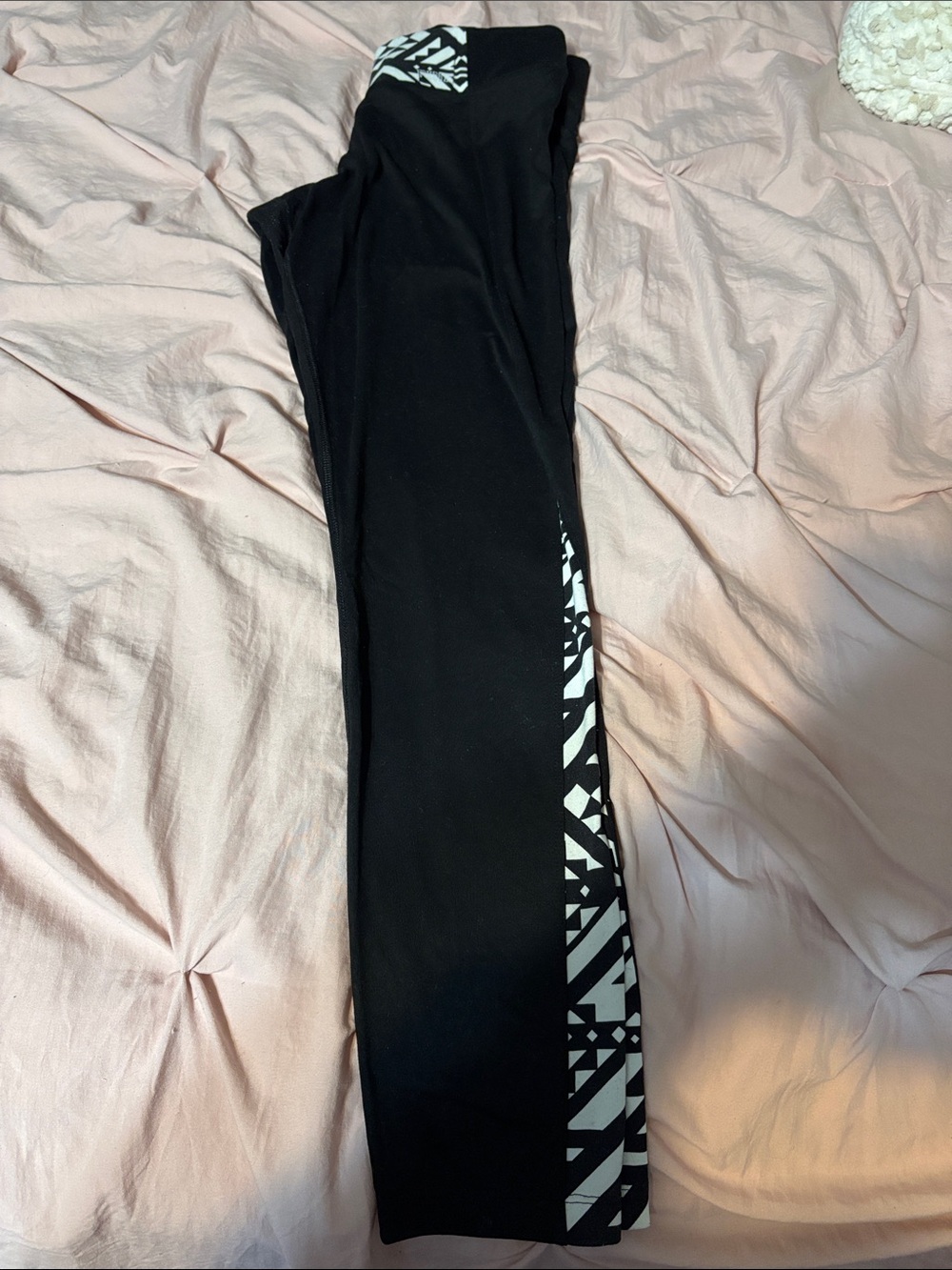 PINK Victoria's Secret Black Leggings with White Geometric Side Trim